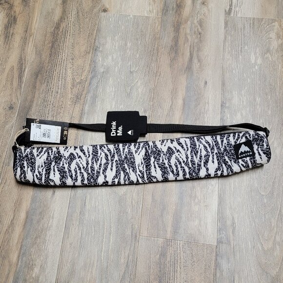 Burton Beeracuda 2L Cooler Bag Zebra Camo 2025 - Picture 2 of 7